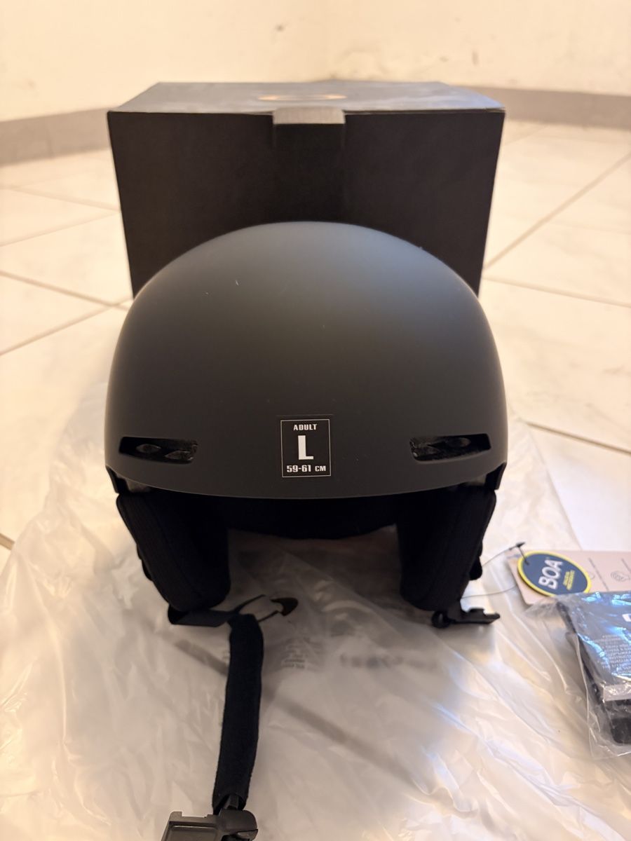 Oakley Helme: Oakley Mod1 Pro Helm - Neu, unbenutzt – Neu und originalverpackt aus Bern von jus_nkp7 2