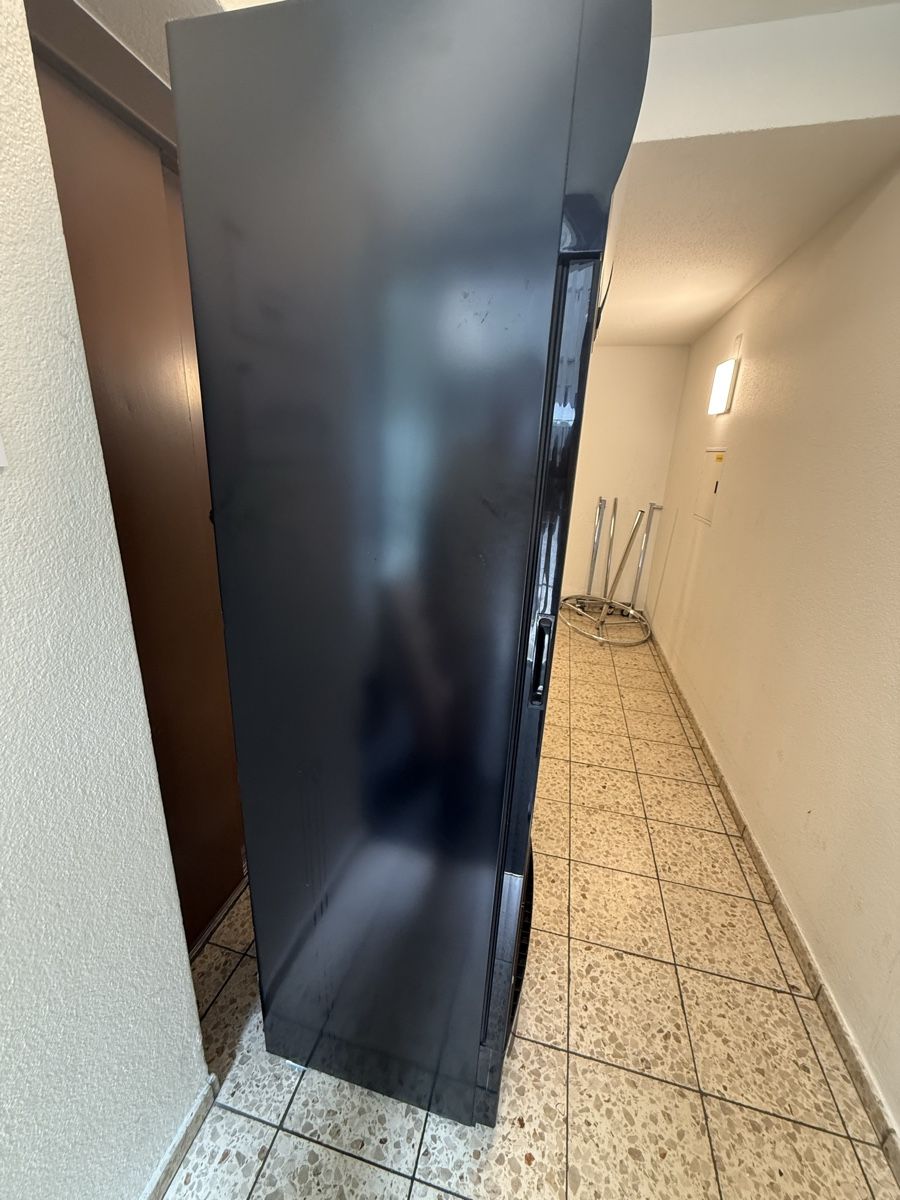 Réfrigérateurs: Kühlschränke Vitrine  – Défectueux à Zürich par pey_mtw2 2
