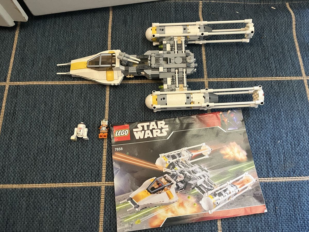 Lego Kit di costruzioni: Lego star wars y wing 7658 starfighter  – Usato da Echichens venduto da bra_rng8