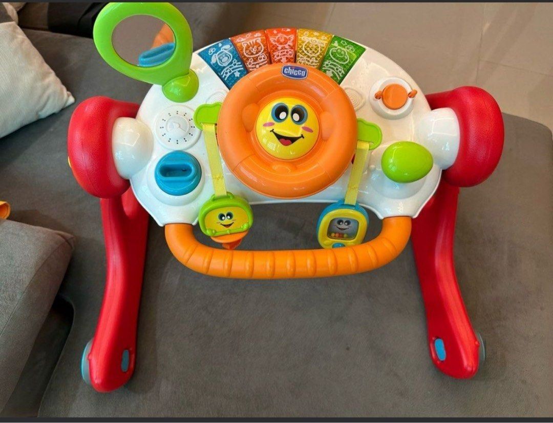 Chicco Veicoli per bambini: Chicco First Steps Sit & Stand Activity Walker – Usato da Zürich venduto da Caeirop