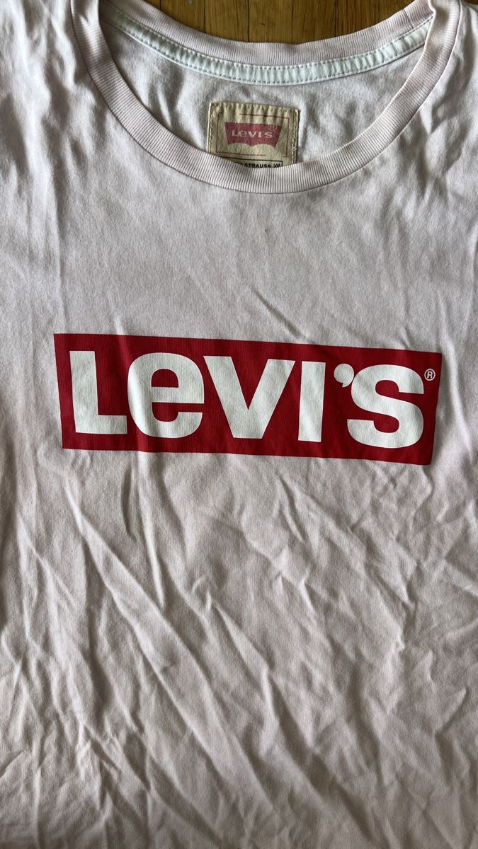Levi's Blusen, T-Shirts & Tops: Levi‘s T-Shirt hellrosa Gr. 16 – Gebraucht aus Tagelswangen von Bomu 1