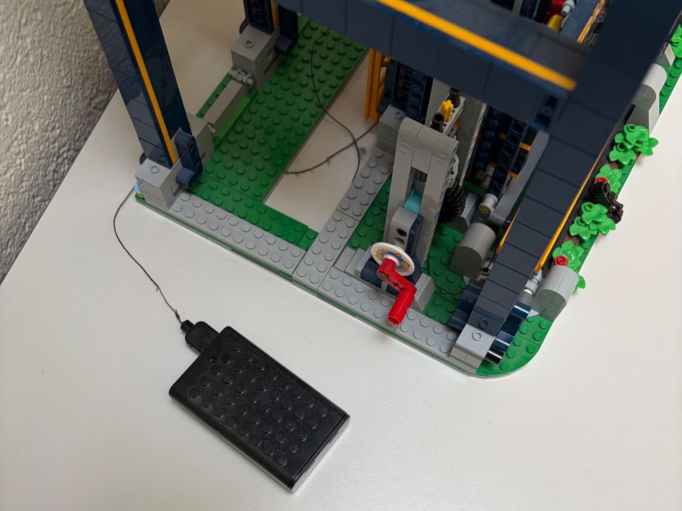 Lego Spielzeuge: LEGO Looping-Achterbahn 10303 mit Lichtset – Gebraucht aus Herisau von Gonzo17 3