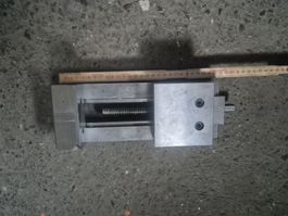 Maschinenschraubstock V 230 Anreissklotz guter Zustand