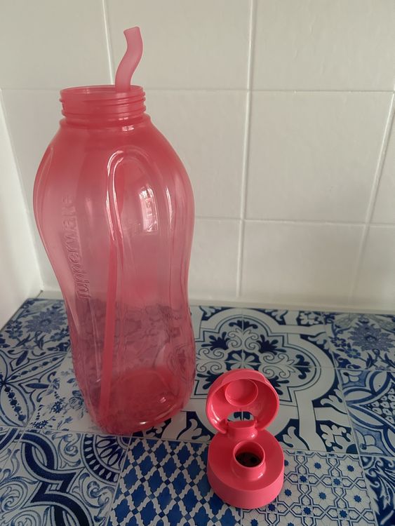 Bouteille Tupperware rose pastel avec paille intégrée! (Neuf (Voir ...