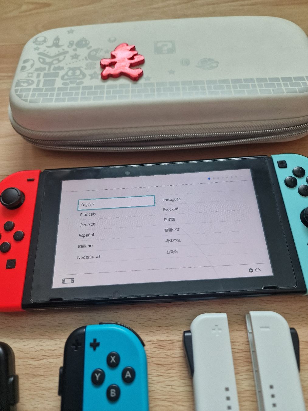 Nintendo Konsolen: Nintendo Switch V1 ungepatcht + 4 Joy-Cons + Mario Kart +1 – Gebraucht aus Fahrwangen von luk_bhw7 3