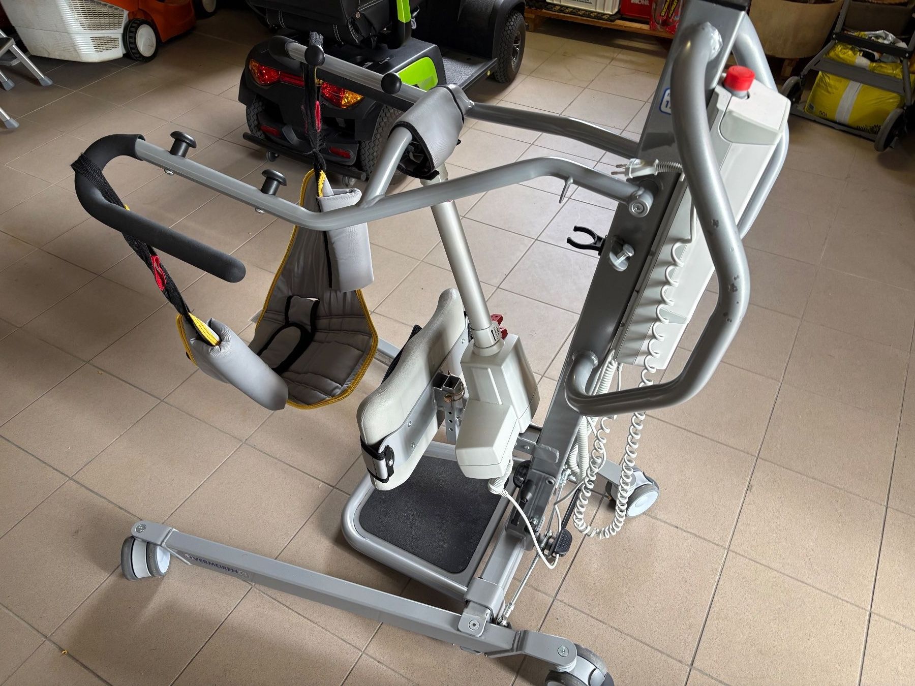 Balken: VERMEIREN Invaliden-Lift – Gebraucht aus Zuzwil SG von Zibu-3 4