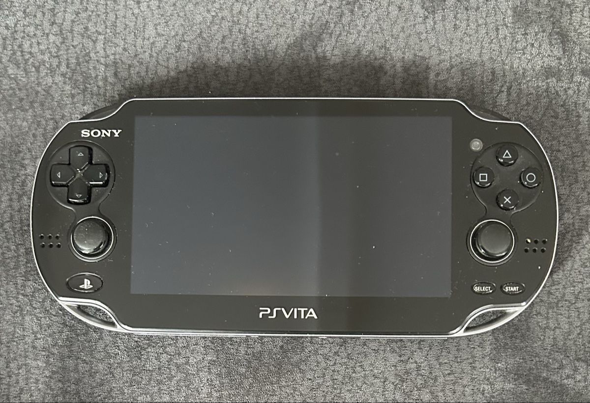 Sony Consoles: Console portable Sony PS Vita noire – D'occasion à Carouge GE par