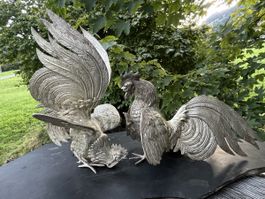 2 Versilberte Kampfhähne aus Metall