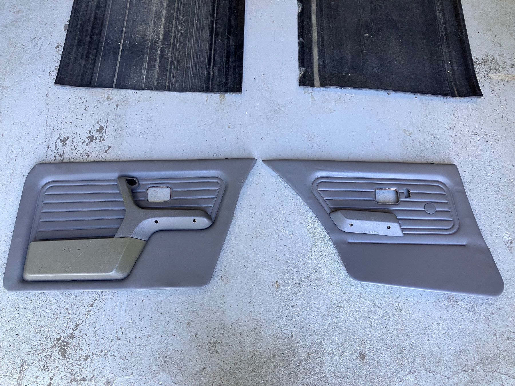 BMW Tutti pezzi di ricambio auto: BMW E30 Türverkleidungen – Usato da Siebnen venduto da Alpina73