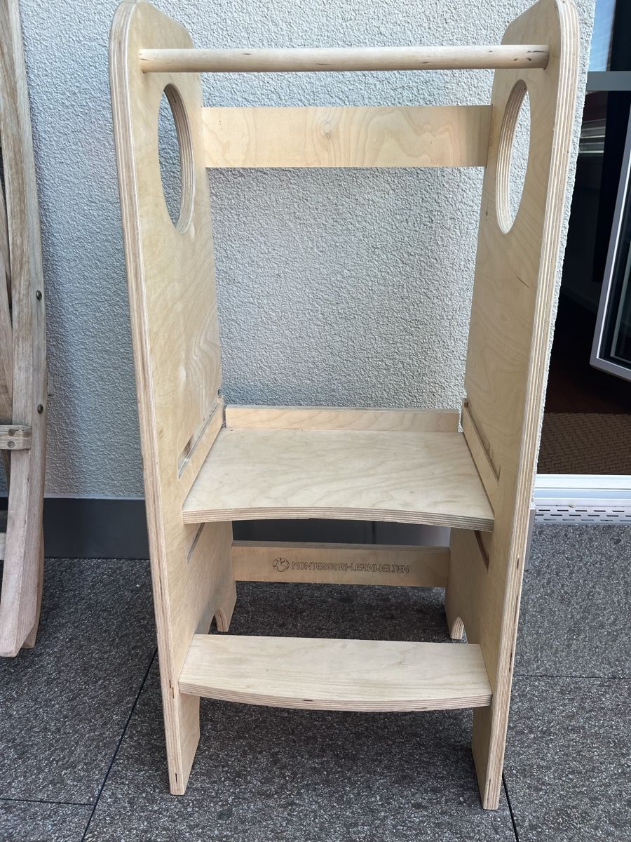 Chaises hautes: Montessori Lernturm – D'occasion à Goldau par sop_pw7x
