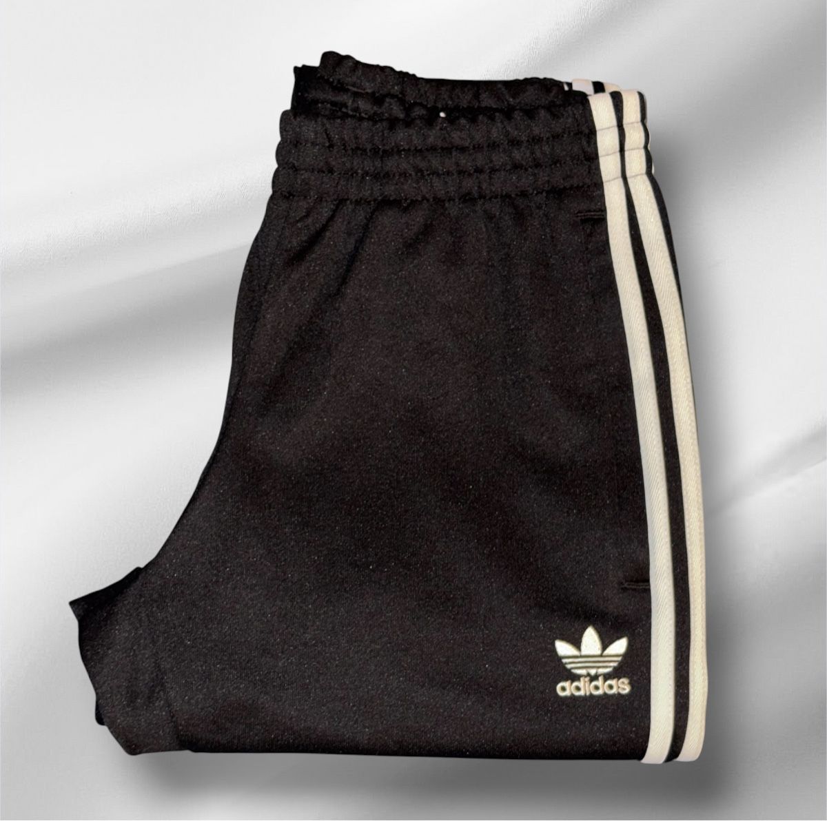 Adidas Pantaloni: Survêtement Adidas Original – Nuovo (secondo la descrizione) da Châtel-St-Denis venduto da Montclair_Swiss