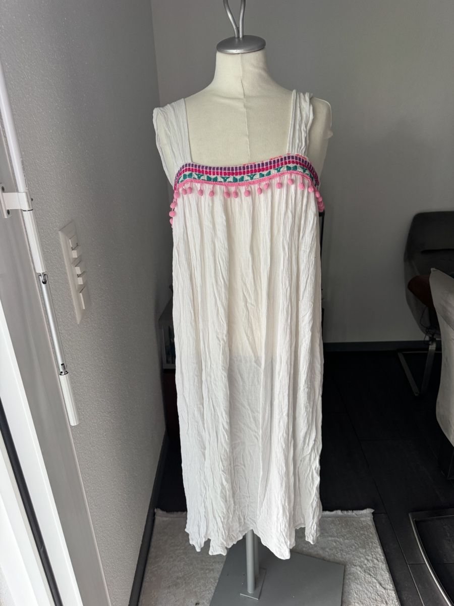 Asos Kleider: Strandkleid Weiss mit Bommeln Grösse 38  – Gebraucht aus Olten von bir_k96n