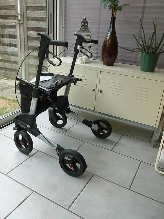 Ausili per la deambulazione: Rollator GoPro Roja – Usato da Kirchberg BE venduto da Mirador8 1