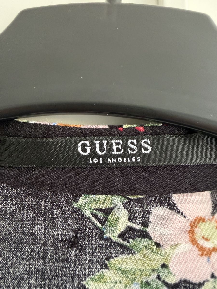 Guess Blusen: Guess Bluse mit Blumenmuster - Grösse S - Top! – Gebraucht aus Winterthur von marisole4 1