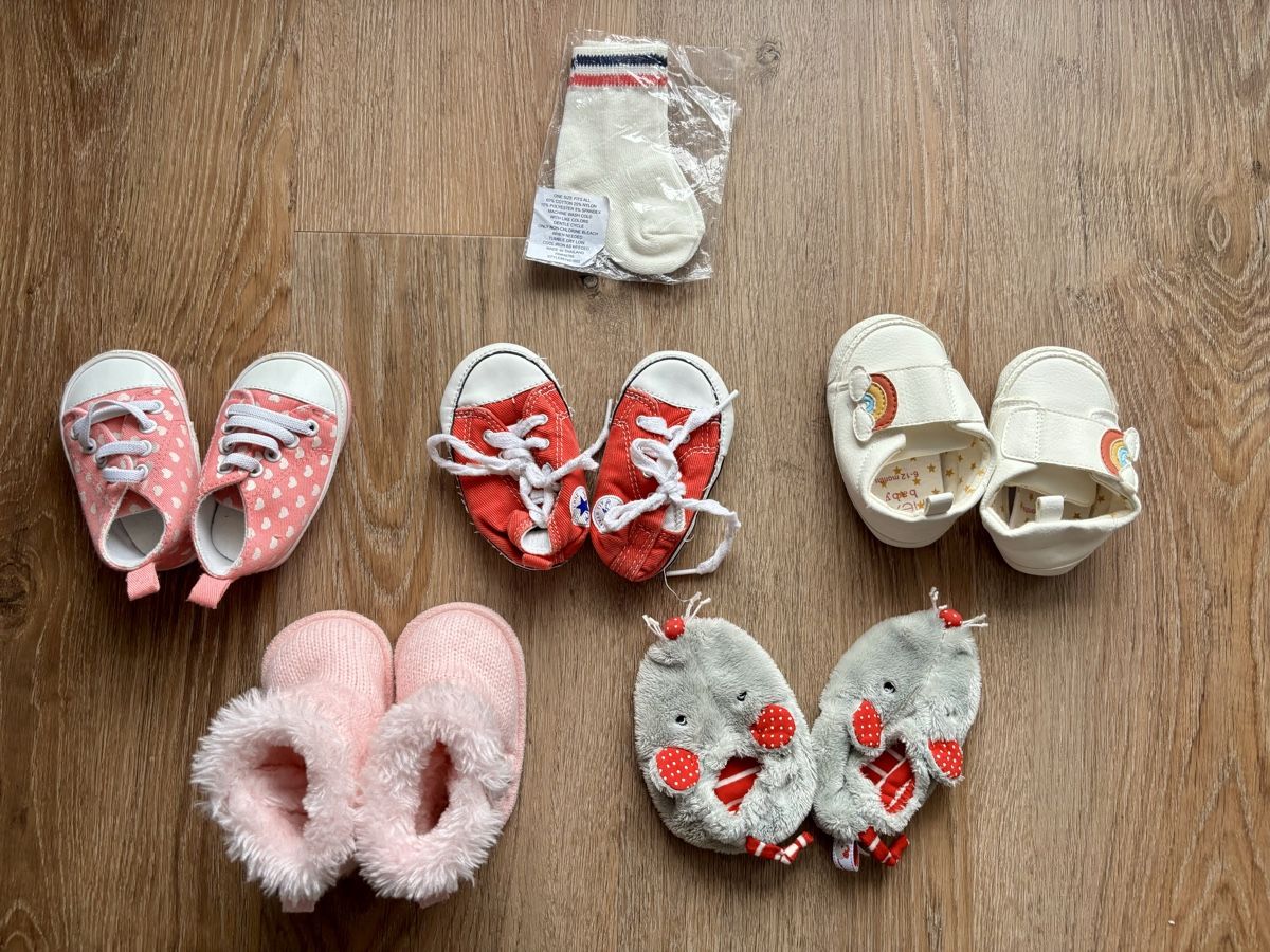 Scarpe per ragazze: Baby-Schuhe, Gr. 6-12M!!! – Usato da Einsiedeln venduto da sum_xm7z