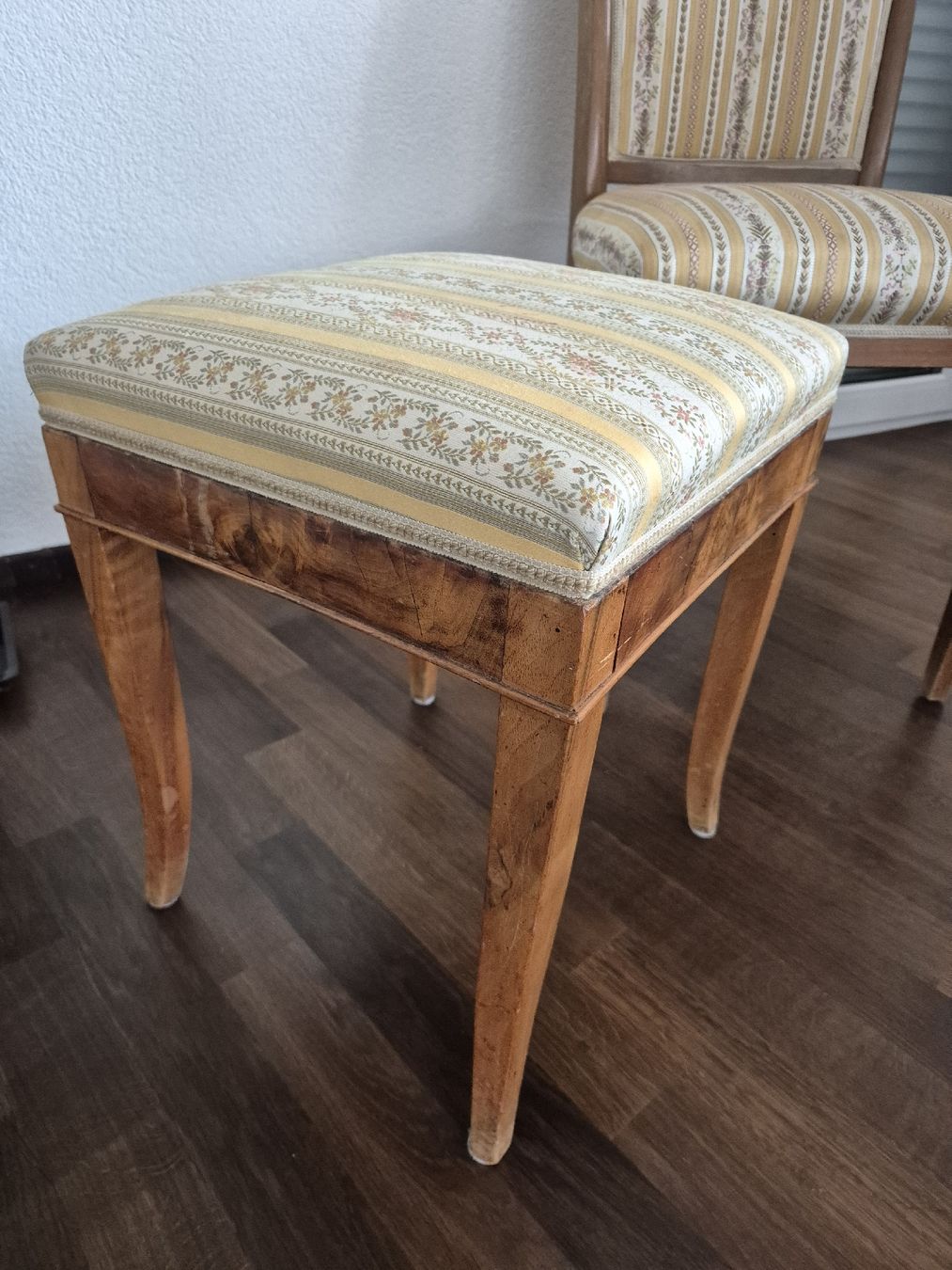Stühle: Stuhl und Hocker vintage Antike – Gebraucht aus Basel von kam_v6ft 4