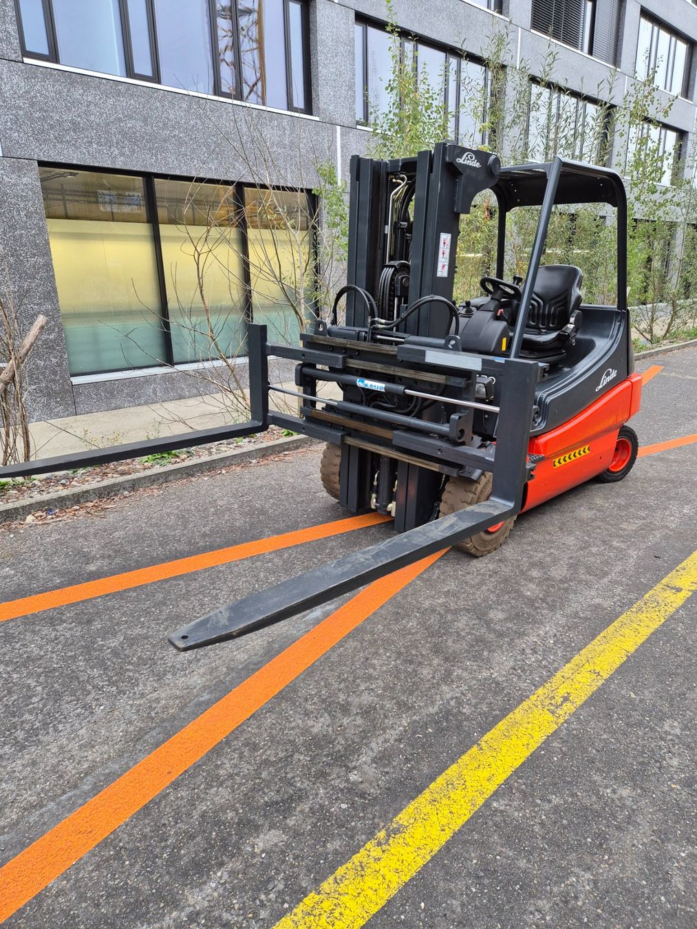 Linde Gabelstapler & Hubwagen: Linde E30-03 – Gebraucht aus Aarau von LM-Handel