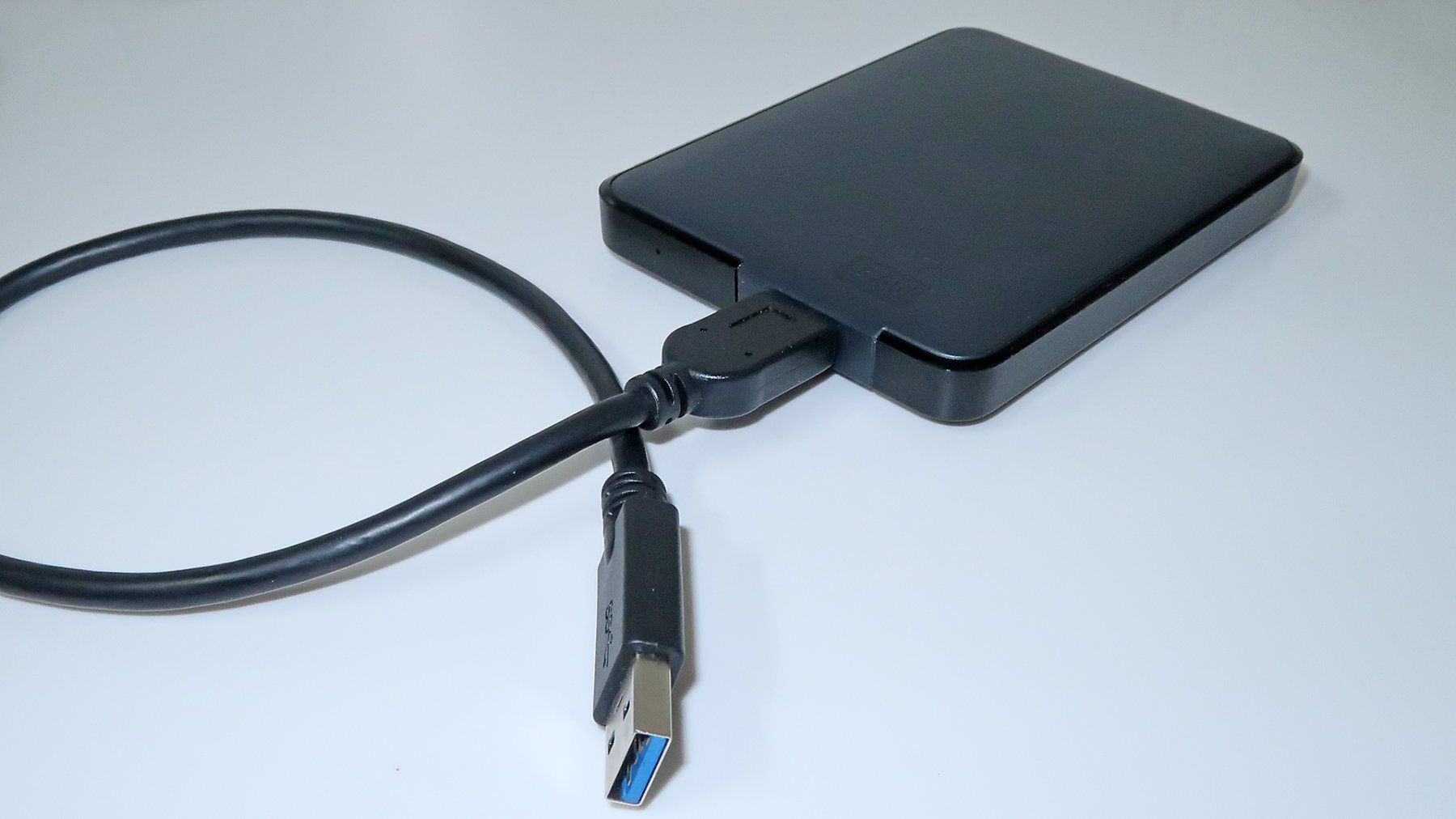 Western Digital Disques durs: Portable Festplatte WD Elements 2TB USB 3.0   5/5 – D'occasion à Uster par Mruedis