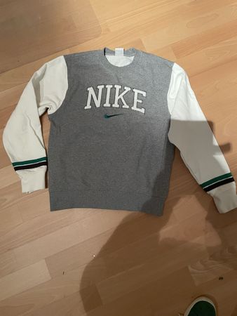 NIKE Pullover sehr schön Gr. XS Jugend