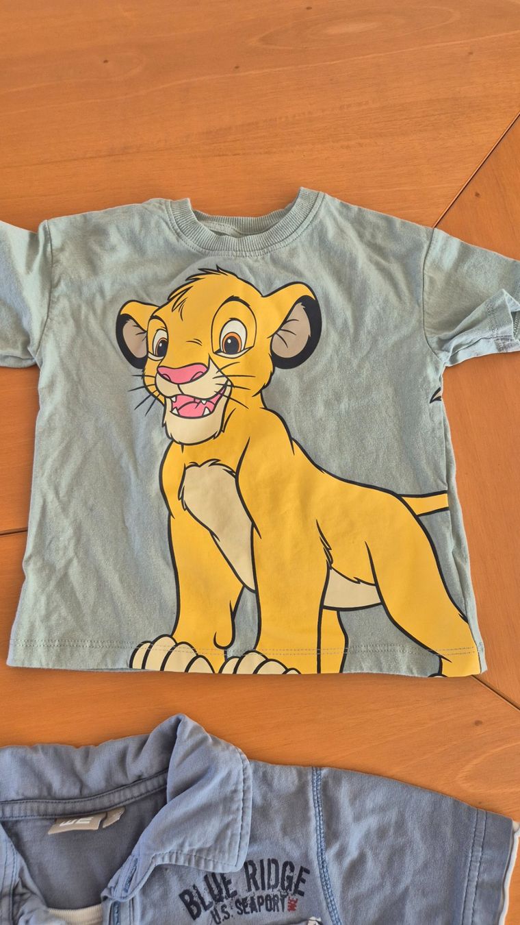 Hemden, T-Shirts & Polos: Lot de 7 T-shirts stylés, taille 98 – Gebraucht aus Goumoens-la-Ville von cfaIII 2