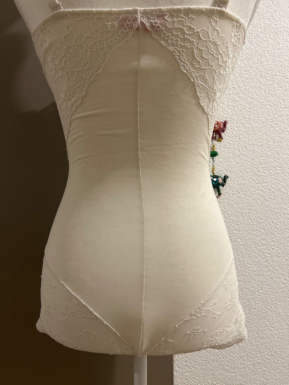 Spanx Altra biancheria intima: SPANX Spotlight On Lace Bodysuit ecru Gr. 38-40 – Usato da Brunnen venduto da Nala2929 4