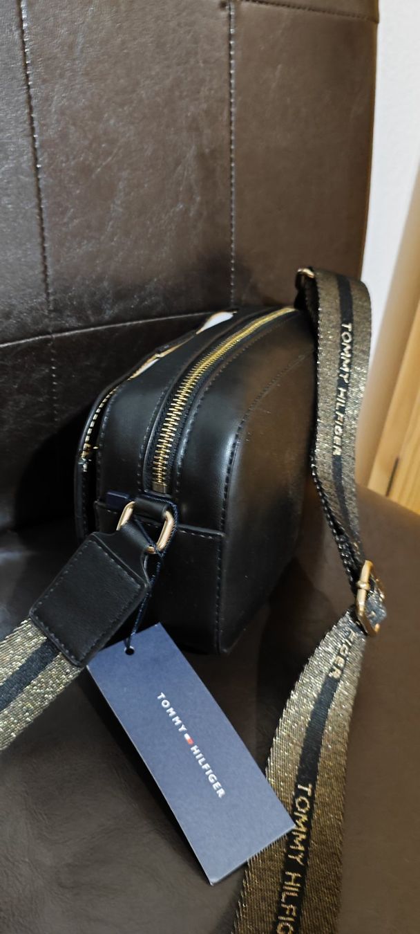 Tommy Hilfiger Borse da donna: Tommy Hilfiger Tasche neu – Nuovo e nell'imballaggio originale da Chur venduto da djovanna 4