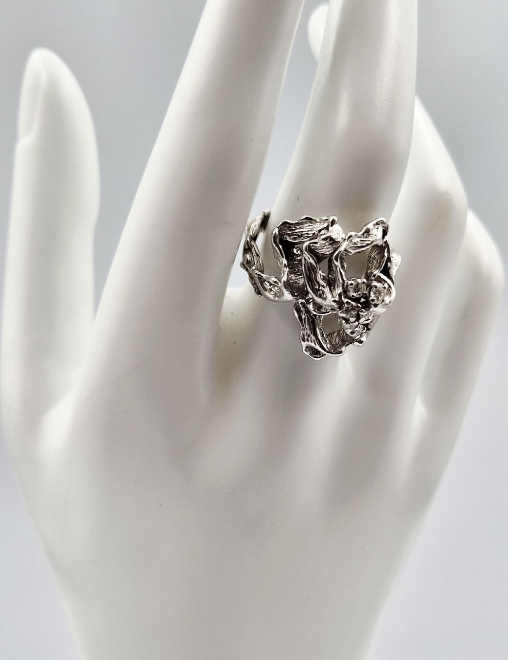 Gilbert Albert Ringe: Bague signée Gilbert Albert Or blanc 18K diamants – Gebraucht aus Clarens von Rimany 9