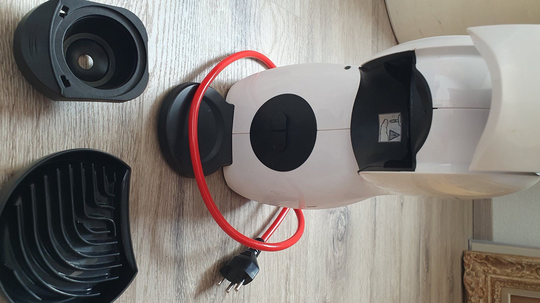 De'Longhi Kaffeemaschinen & Espressomaschinen: Delonghi Dolce Gusto Piccolo XS – Gebraucht aus Servion von meno999 2
