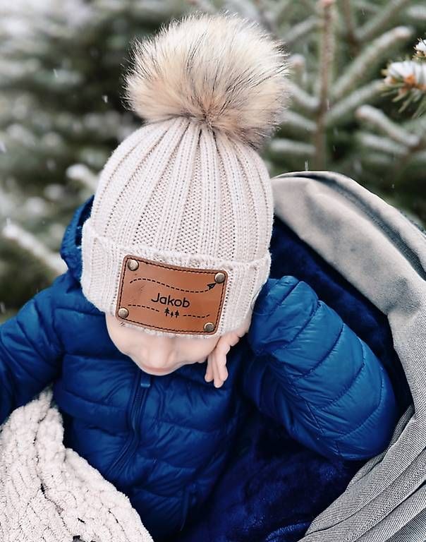 Altro abbigliamento per bambino: Kinder Winter Mütze personalisiert  – Usato da Glis venduto da KubEmma.ch 2