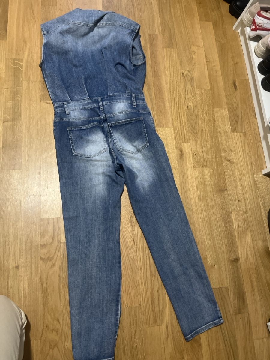 Tute: Combinaison jeans Place du Jour – Usato da Le Locle venduto da Mayd_h 2