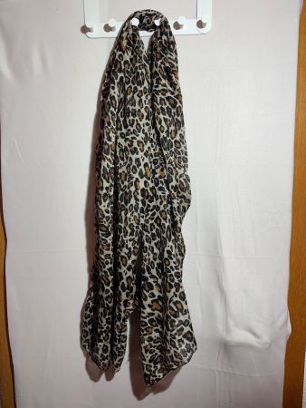 Schal mit Leopardenmuster von H&M