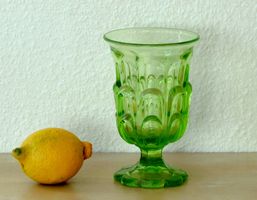 Vase ancien en verre ouraline fluorescent, années 1880-1920