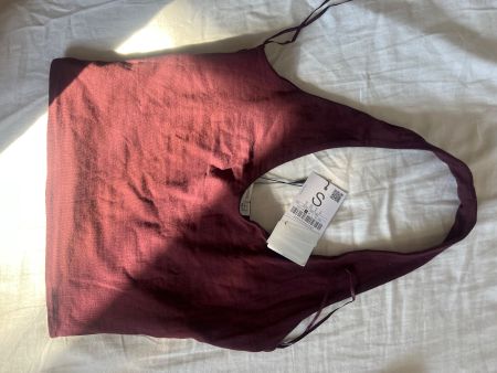 Haut Stradivarius bordeaux taille S état neuf avec étiquette