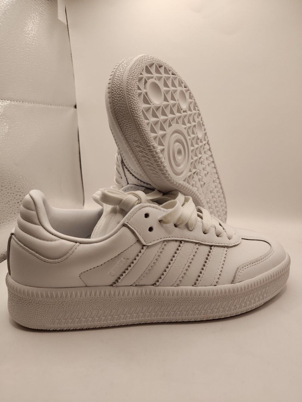 Adidas Scarpe da uomo: Adidas - Samba XLG - Cloud White/Cloud White Gr. 38 – Nuovo e nell'imballaggio originale da Dällikon venduto da Retouren_Resale