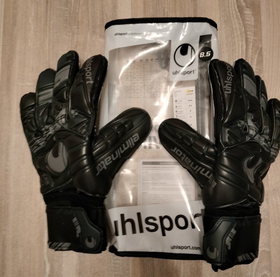 Sonstige Accessoires für Herren: Uhlsport Torwarthandschuhe Gr. 8.5, statt Fr. 105.-- – Neu und originalverpackt aus Oftringen von Sportivo.Schweiz