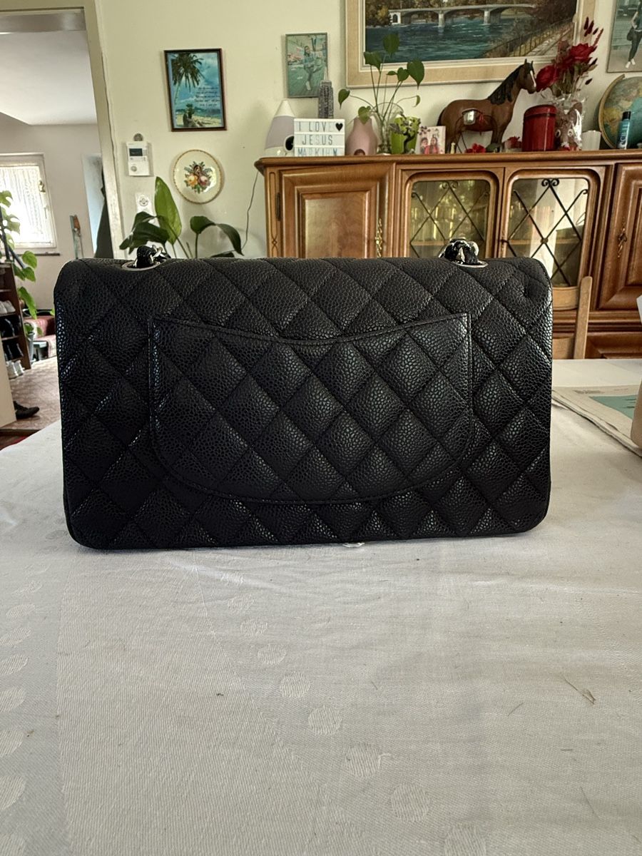 Borse da donna: Chanel Classic Timeless Medium Double Flap Black Caviar – Usato da Münchenstein venduto da watchpatrol 2