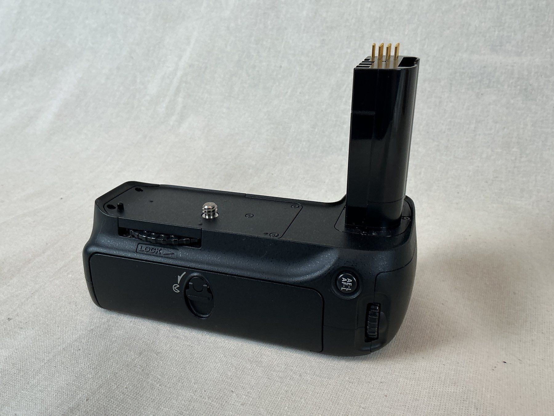 Nikon Accus: NIKON MB-D80 Multi Power Batterie – D'occasion à Richterswil par Restwert_Richterswil 5