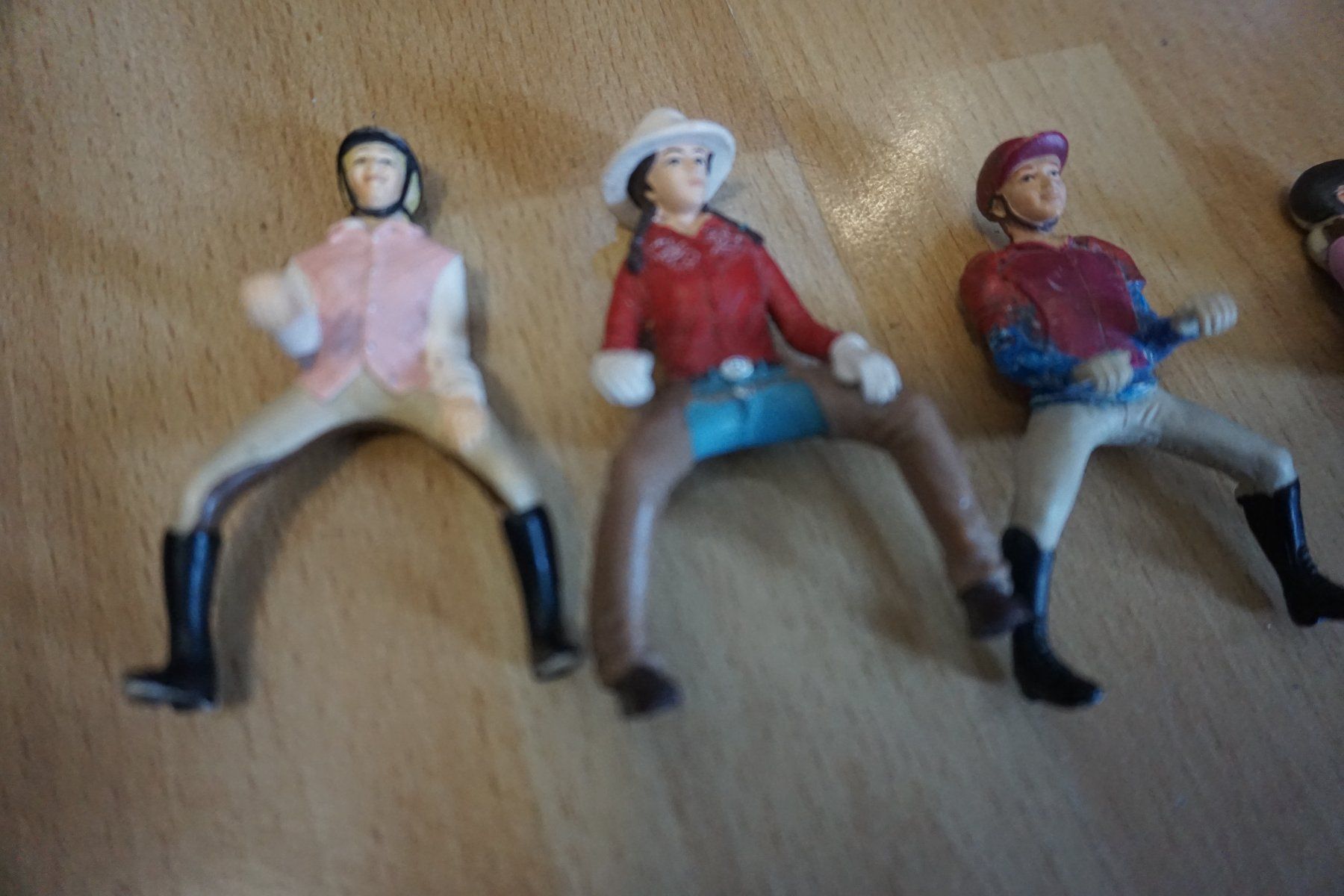 Schleich Giocattoli: 4 Schleich Reiter Figuren – Usato da Zürich venduto da einalemjena 1
