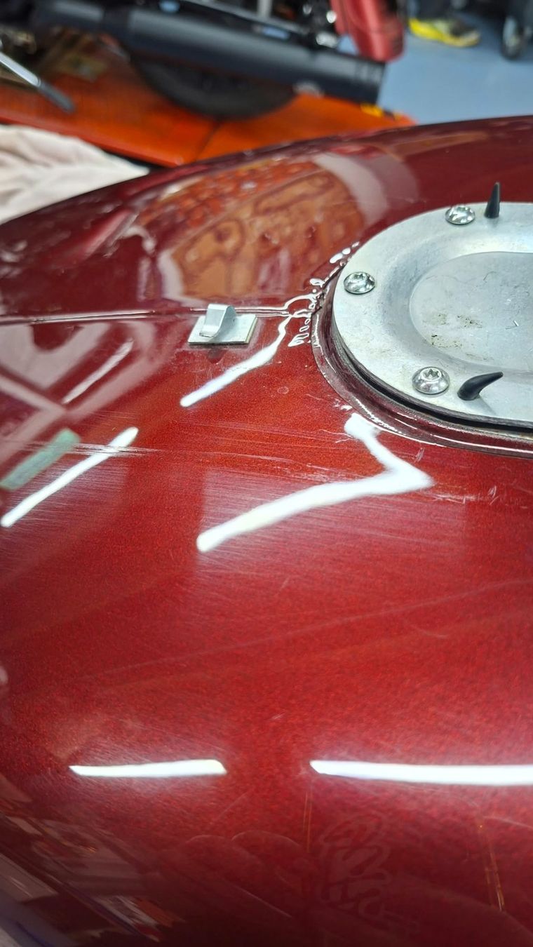 Harley-Davidson Accessori per altri veicoli: Harley Davidson Road King 2002 Tank – Usato da Alpnach Dorf venduto da Motorrad-Girl 2