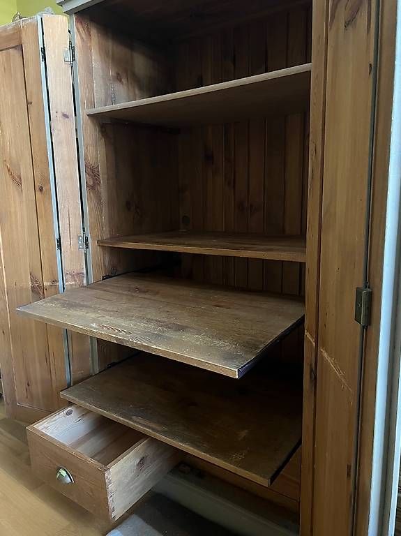 Schränke: Schrank – Gebraucht aus Thun von ast_twf9 2