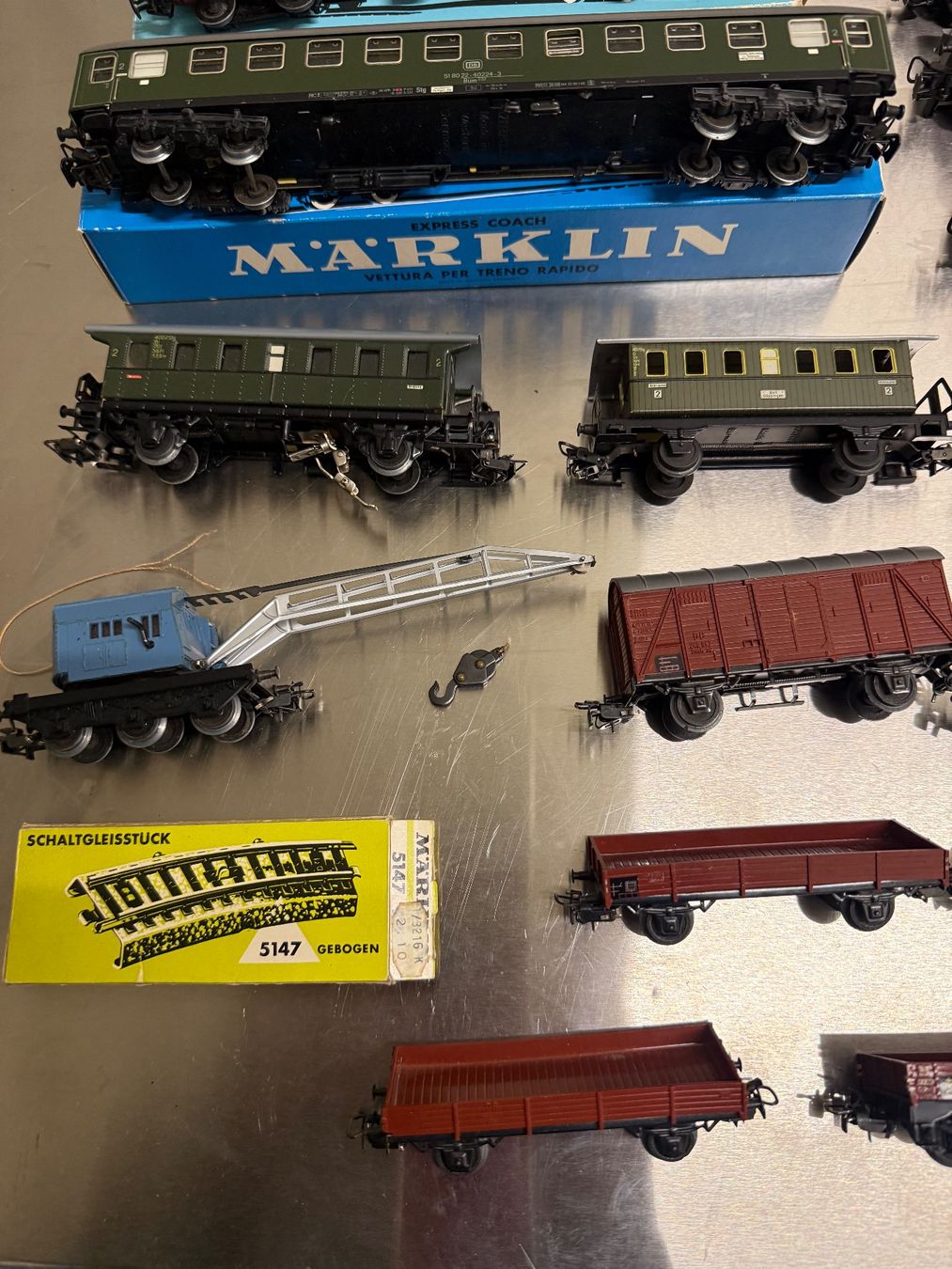 Märklin Modellini di ferrovie: Märklin H0 Personen und Güterwagen – Usato da Glattbrugg venduto da Xena2014 2