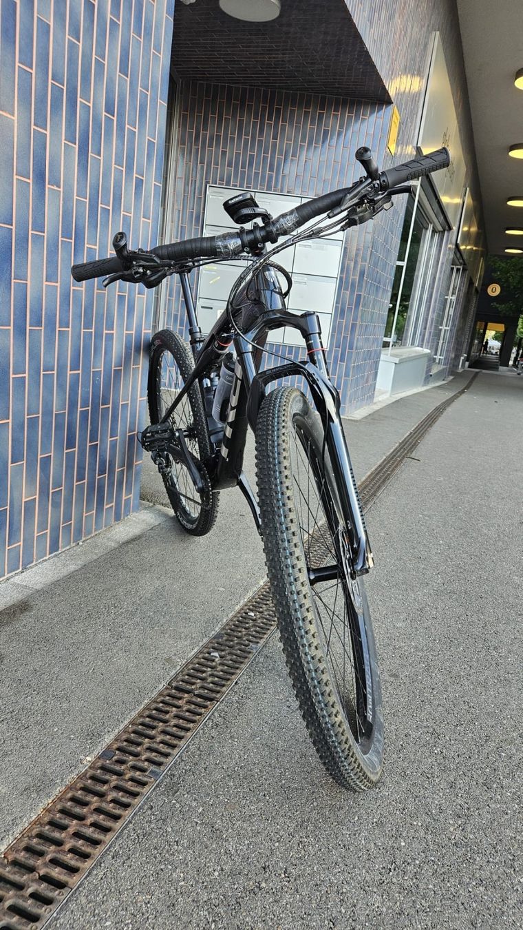 Trek Vélos: Trek Supercaliber 9.6 Gen 2 2025 – D'occasion à Glattpark(Opfikon) par Murphy2912 3