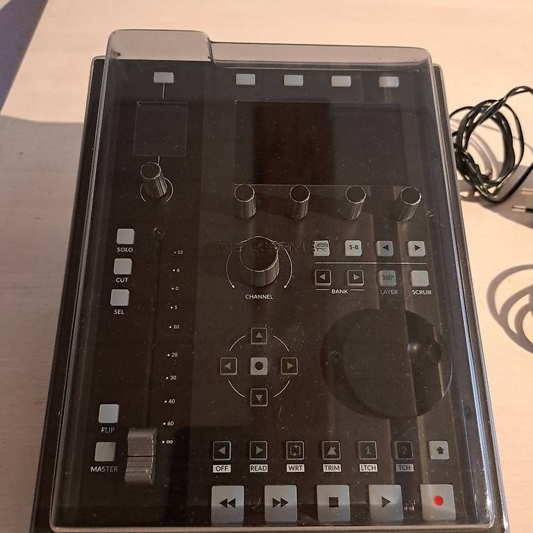 Télécommandes: SSL UF1 DAW-Controller – D'occasion à Bonstetten par tonalent 2