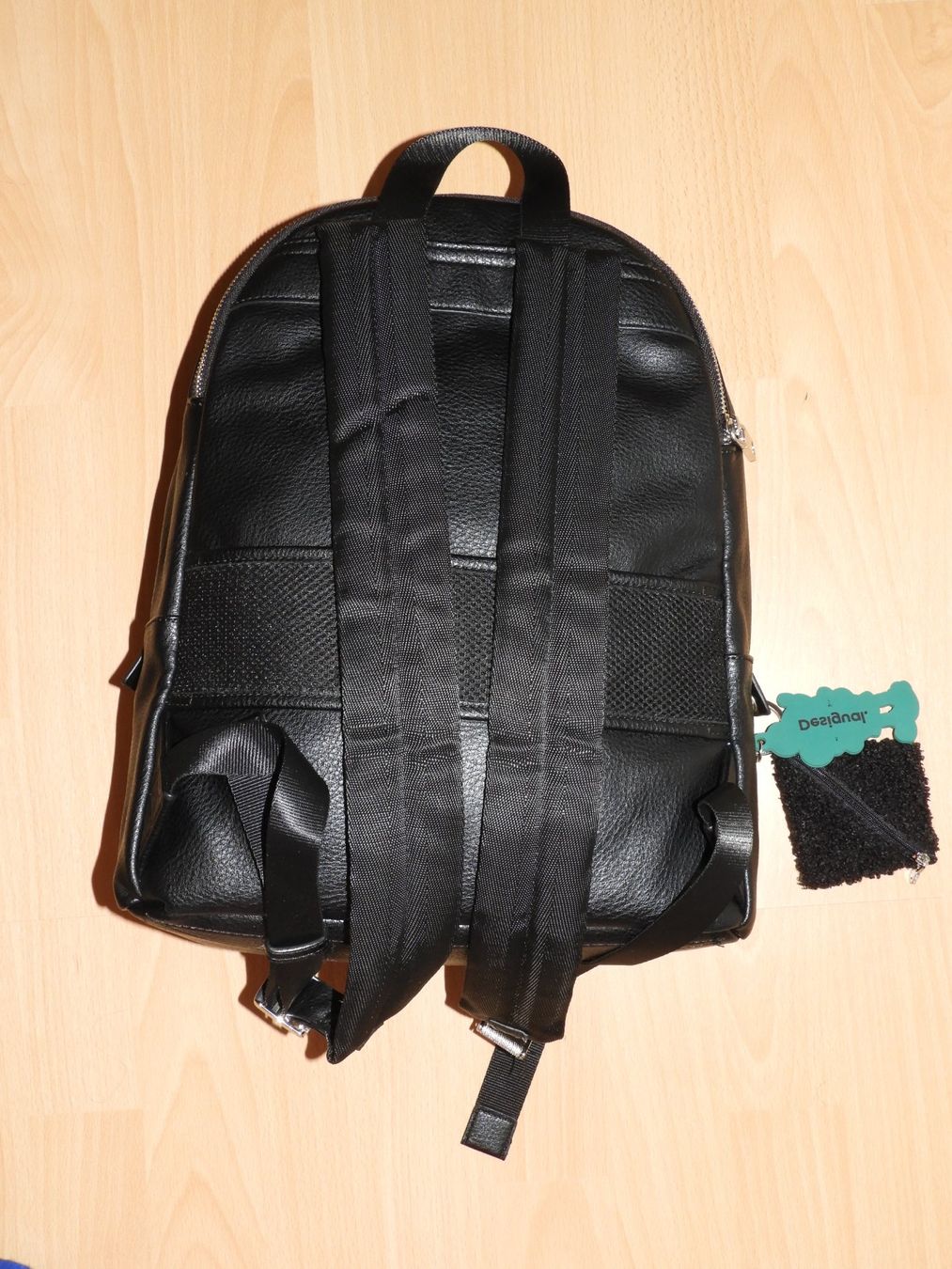 Desigual Zaini: Sac à dos Mickey Desigual - comme neuf! – Nuovo (secondo la descrizione) da Dombresson venduto da sev_bsb8 1