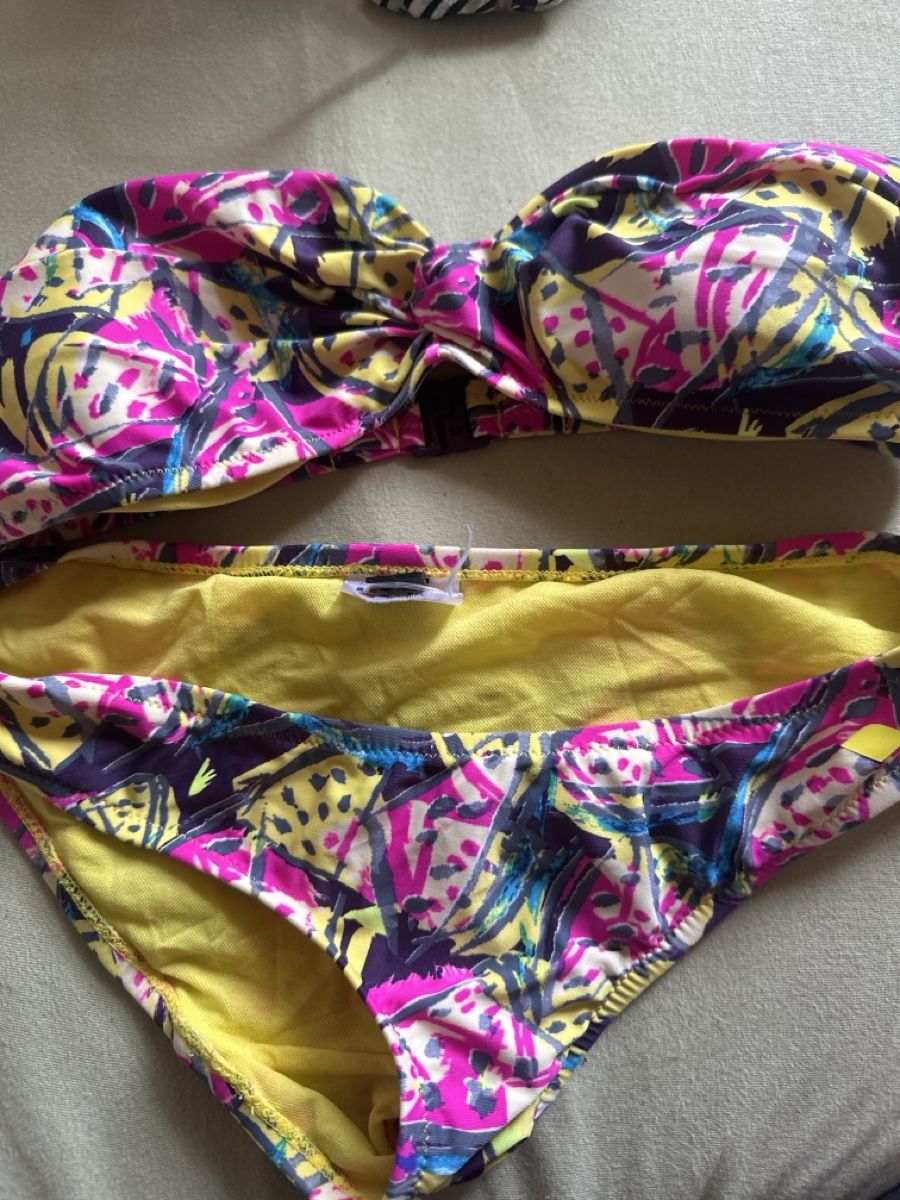 Maillots de bain & Bikinis: Bikini mit Muster Grösse 36 guter Zustand – D'occasion à Winkel par magda61
