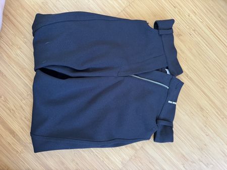 Elegante Hose Bershka mit Cut outs Grösse XS
