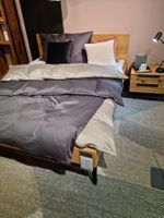 Massivholzbett Buche/Wildeiche – wie neu – NP 1'299 CHF