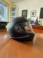 Schwarzer Motorradhelm Grösse M - Top Zustand!