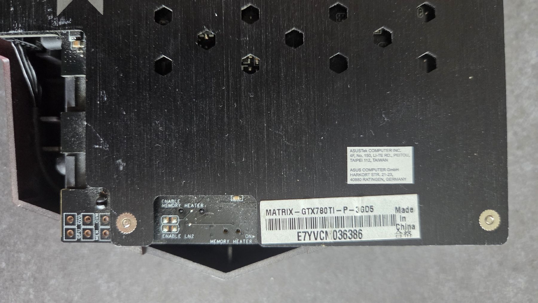 Asus Cartes graphiques: 2 GPUs ASUS – Défectueux à Zuzgen par Pinguin022 3