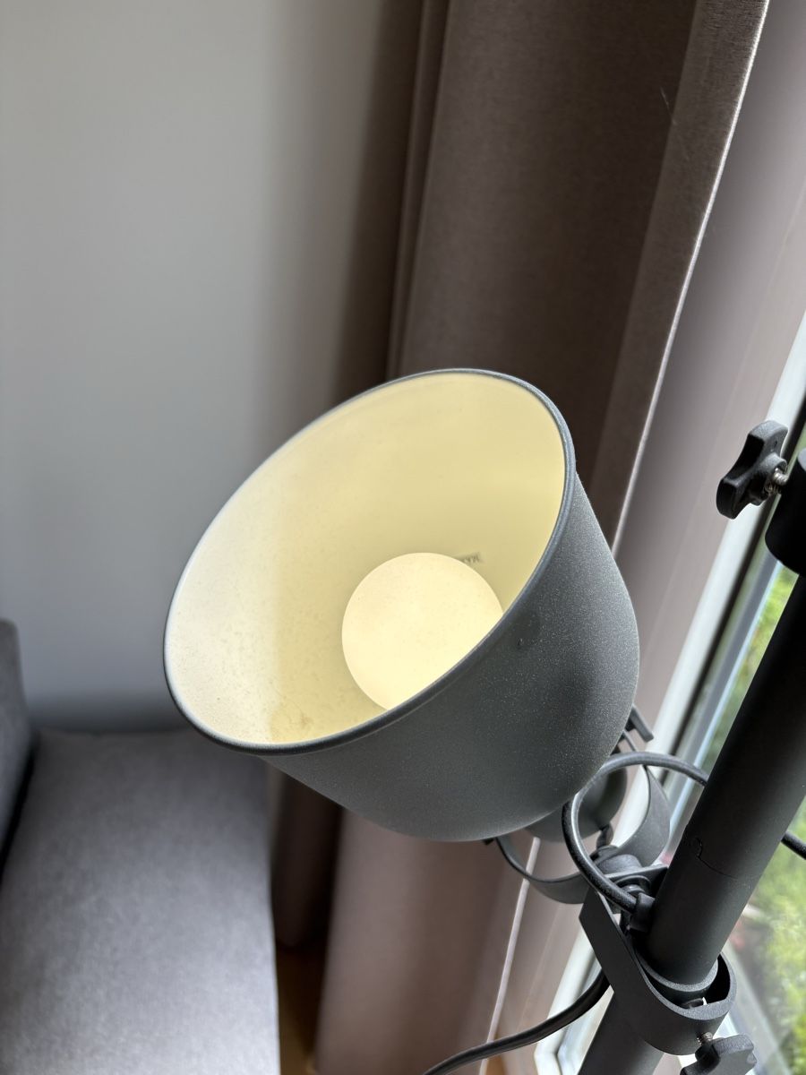 Lampade: LED Stehlampe dimmbar + Farbwechsel – Usato da St. Gallen venduto da Baao 2